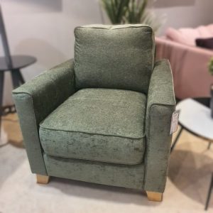 Vogue Chair (Floor Model)